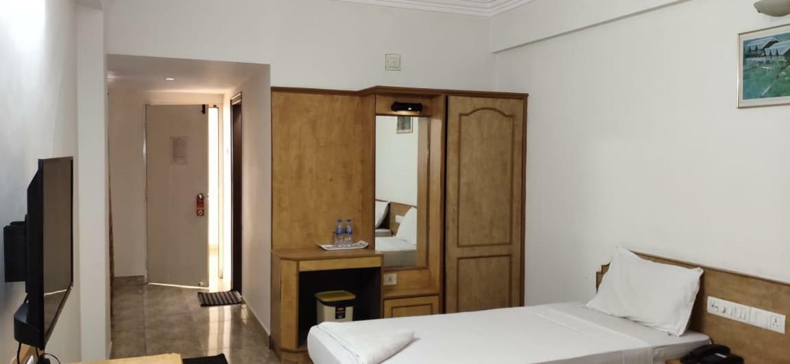 Hotel Sri Ram Residency Удипи Экстерьер фото